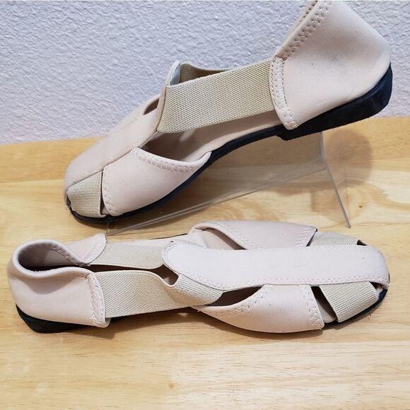 Basic sandal with elastic, 9, tan - Picture 1 of 3